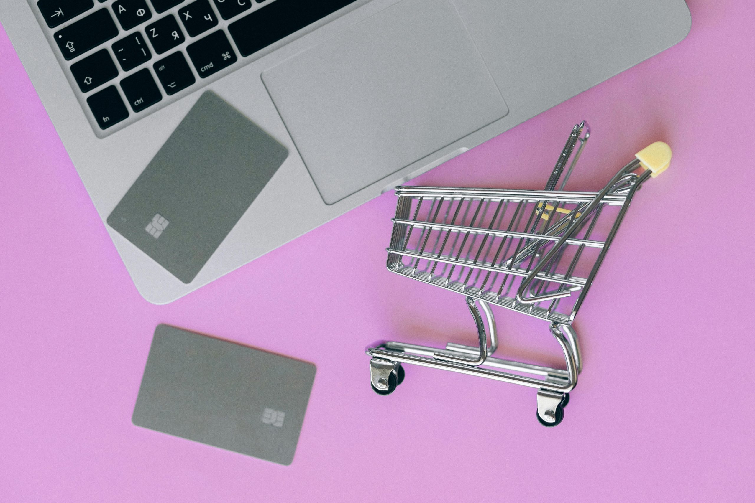 Invoice Factoring vs. Line of Credit: Costs and Control