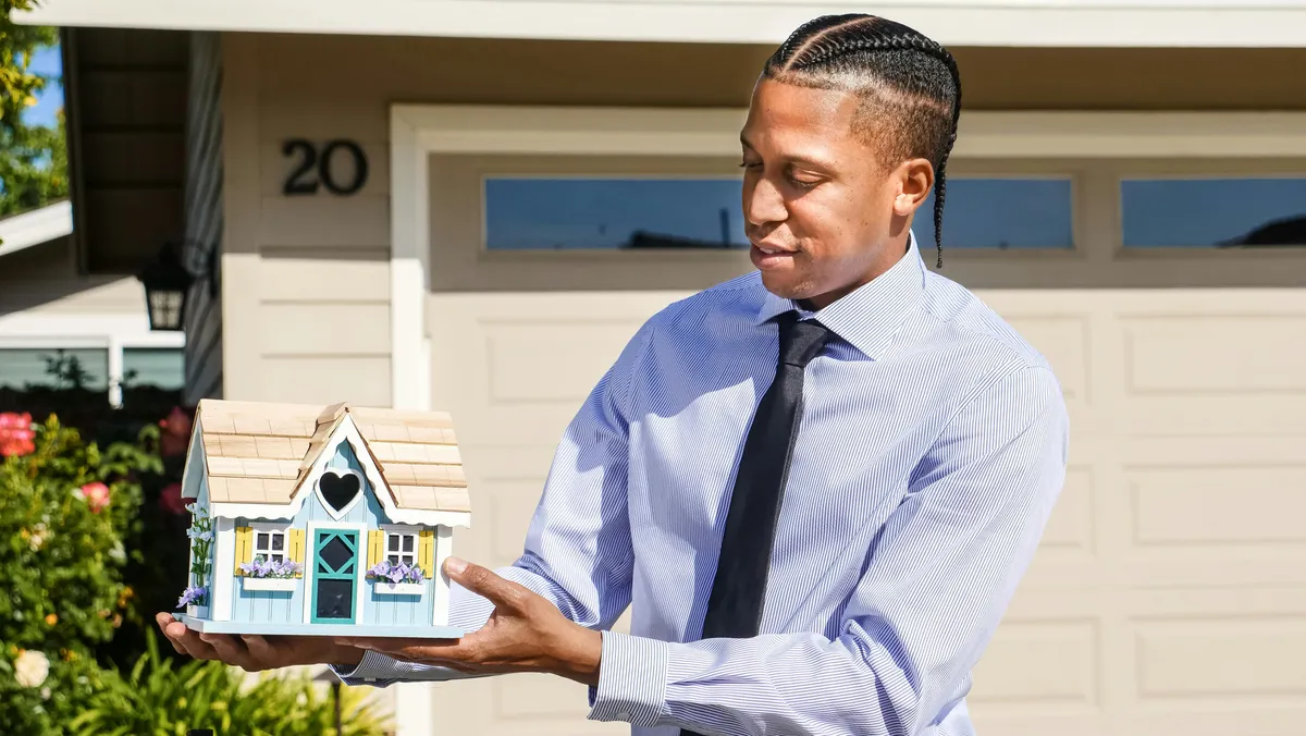 What Does a Mortgage Broker Do